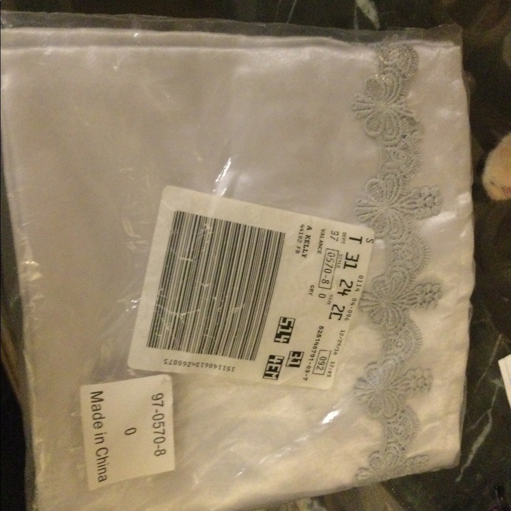 UNBRANDED grey valance size0